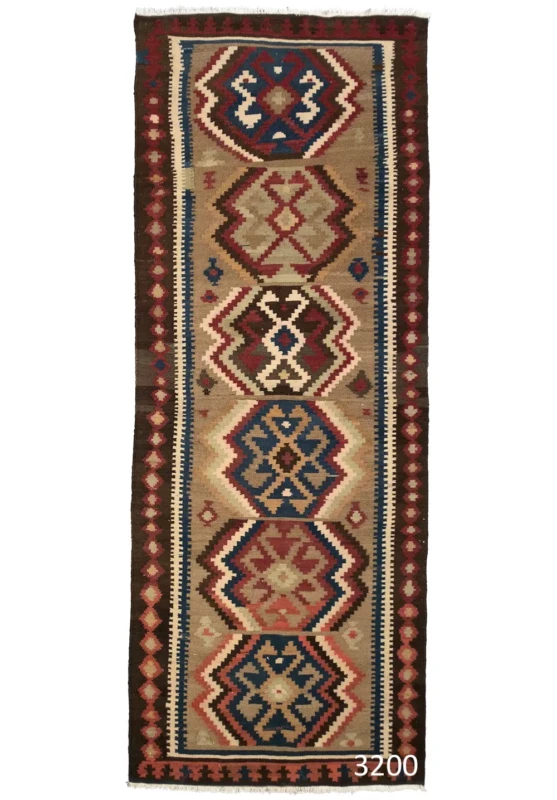 3200